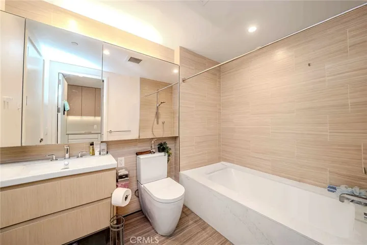 877 Francisco, Los Angeles, California 90017