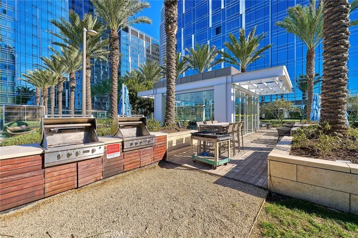 877 Francisco, Los Angeles, California 90017