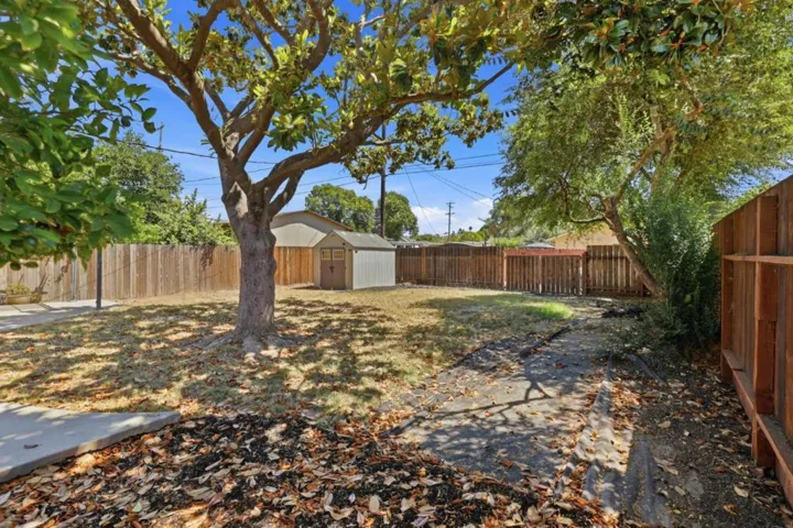 7070 Hanna Street, Gilroy, California 95020