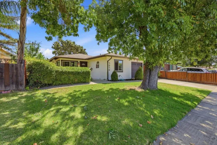 7070 Hanna Street, Gilroy, California 95020