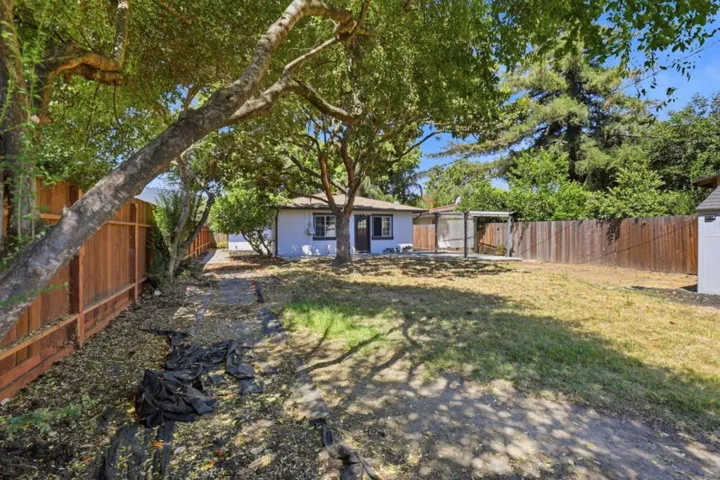 7070 Hanna Street, Gilroy, California 95020