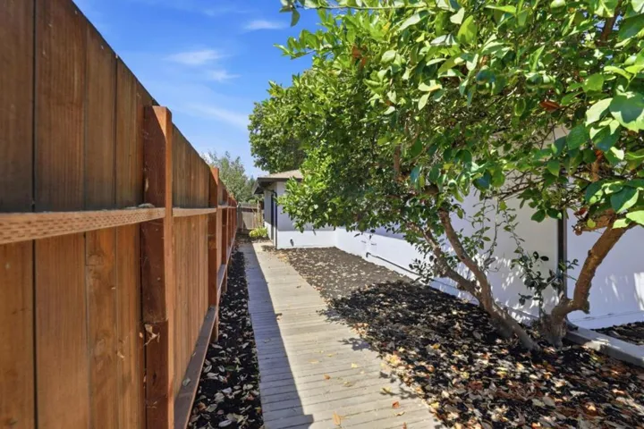 7070 Hanna Street, Gilroy, California 95020