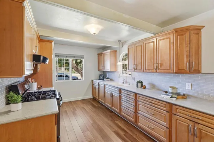 7070 Hanna Street, Gilroy, California 95020
