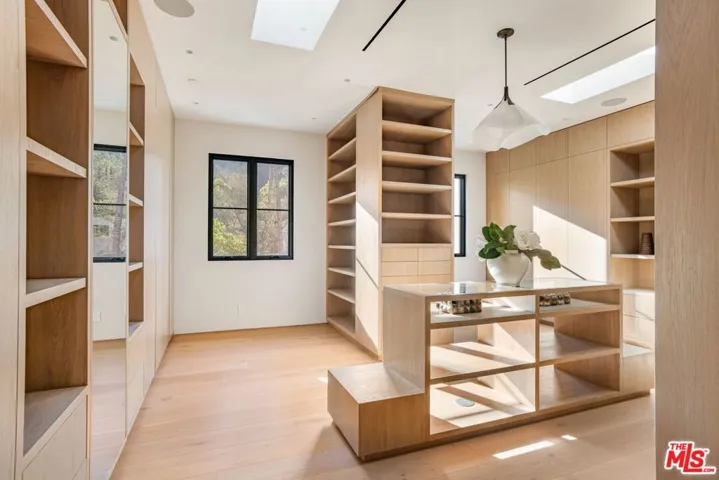 9951 Liebe Drive, Beverly Hills, California 90210