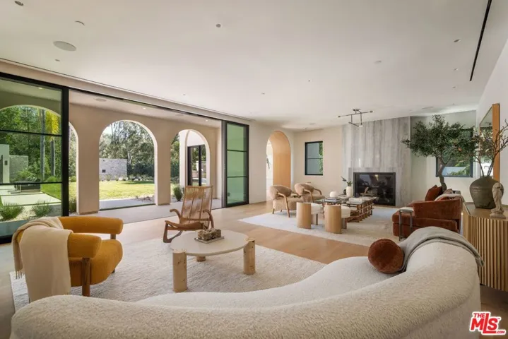 9951 Liebe Drive, Beverly Hills, California 90210