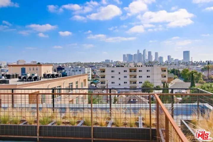 1040 S Mariposa Avenue F101, Los Angeles, California 90006