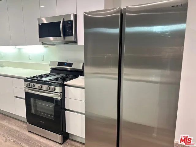 1040 S Mariposa Avenue F101, Los Angeles, California 90006