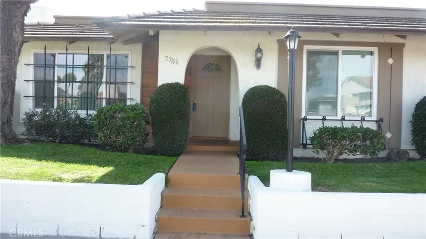 Front of 4-plex