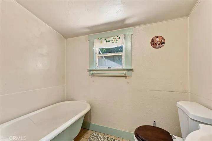 9645 Lee, Upper Lake, California 95485
