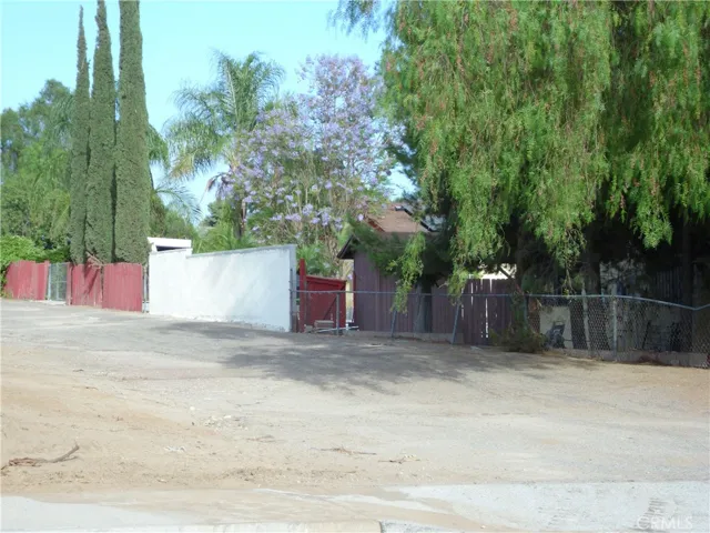 Enter Angie Ln., at Davis & Badger Springs.