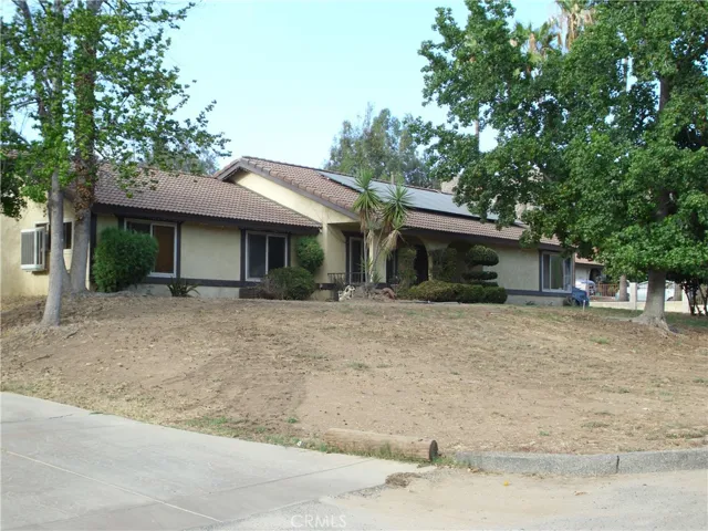Front West angle.
