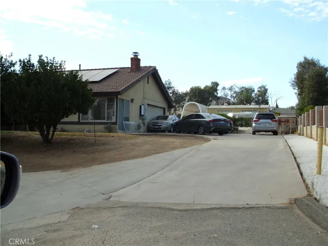 Partial Workshop and RV parking. 20 x 40
