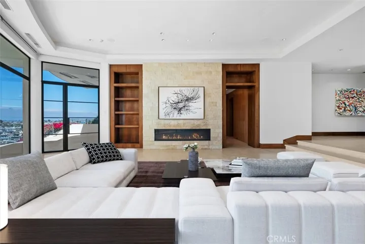 1523 Dolphin, Corona Del Mar, California 92625