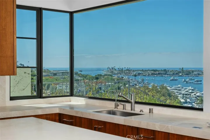 1523 Dolphin, Corona Del Mar, California 92625