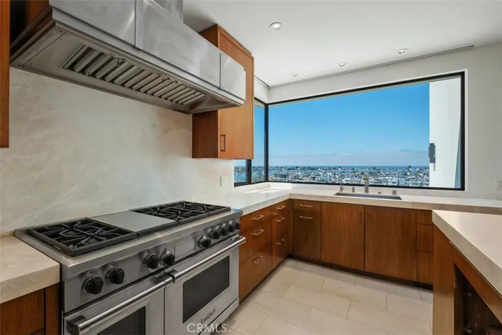 1523 Dolphin, Corona Del Mar, California 92625