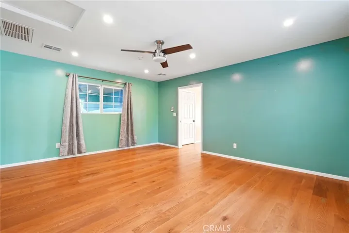 16514 Index, Granada Hills, California 91344