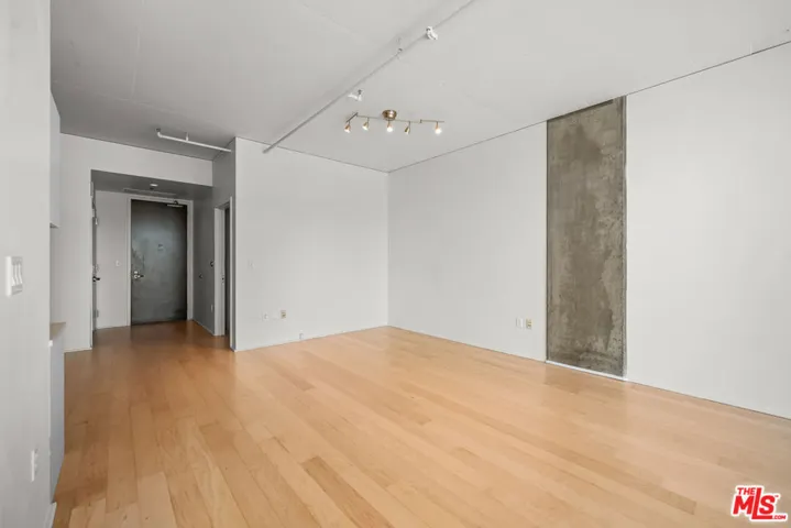 1100 S Hope Street 1410, Los Angeles, California 90015
