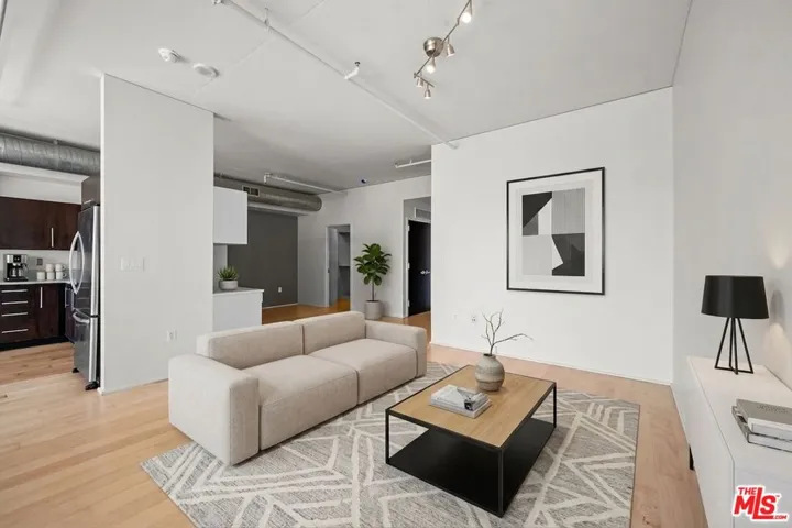 1100 S Hope Street 1410, Los Angeles, California 90015