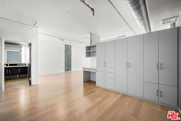 1100 S Hope Street 1410, Los Angeles, California 90015