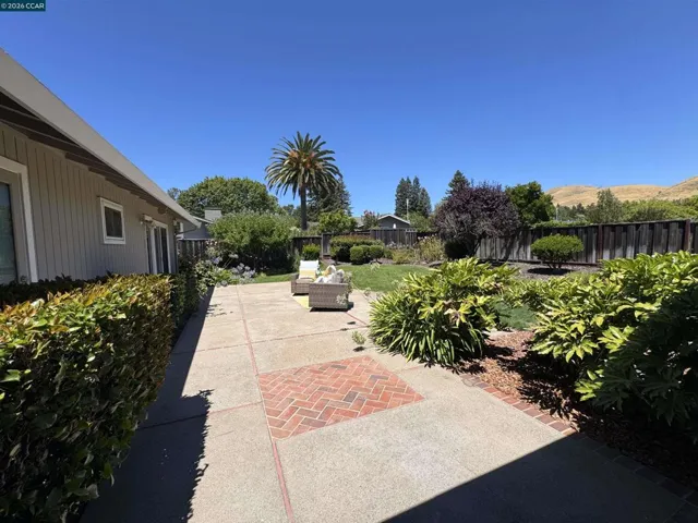 423 Deerfield Dr, Moraga, California 94556