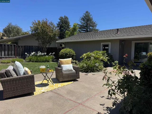 423 Deerfield Dr, Moraga, California 94556