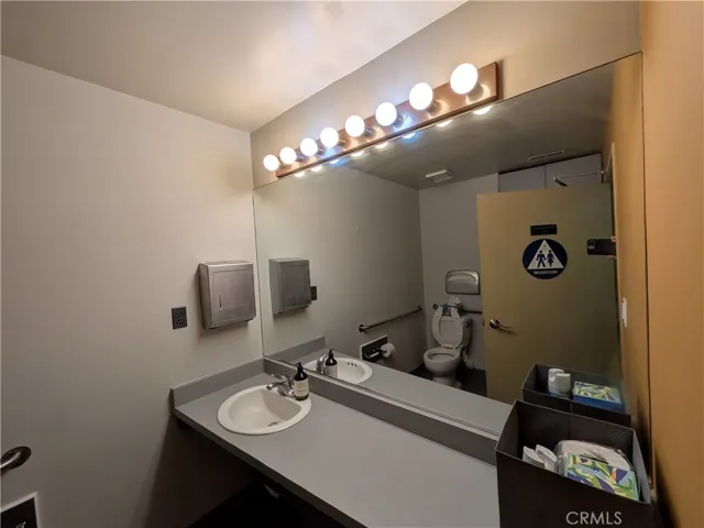 PDL - Office bath