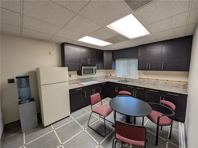 PDL - Office - kitchen