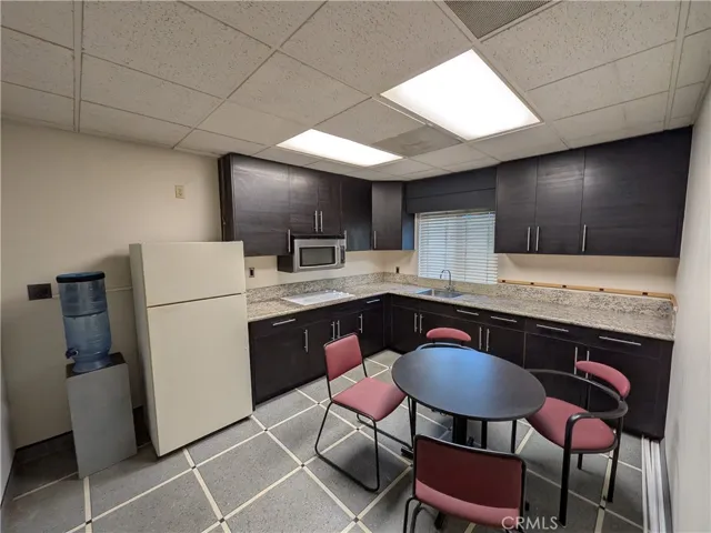 PDL - Office - kitchen