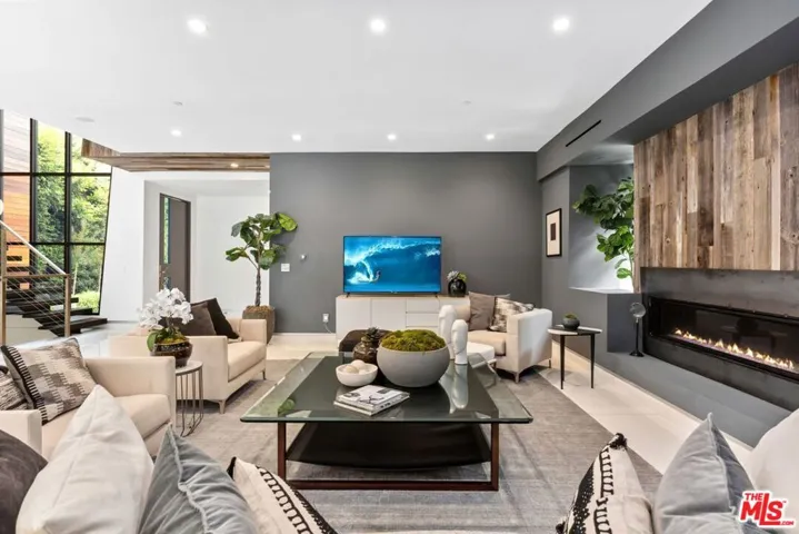 1849 Coldwater Canyon Drive, Beverly Hills, California 90210