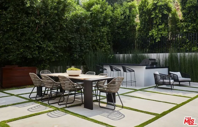 1849 Coldwater Canyon Drive, Beverly Hills, California 90210