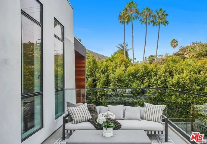 1849 Coldwater Canyon Drive, Beverly Hills, California 90210