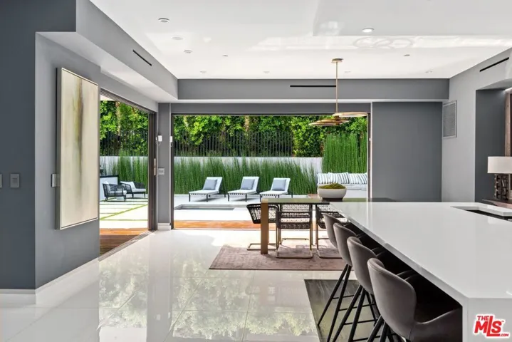 1849 Coldwater Canyon Drive, Beverly Hills, California 90210