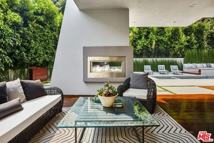 1849 Coldwater Canyon Drive, Beverly Hills, California 90210
