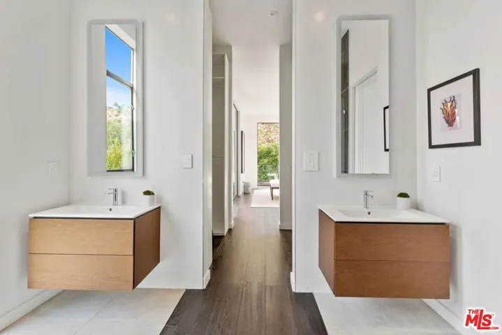1849 Coldwater Canyon Drive, Beverly Hills, California 90210