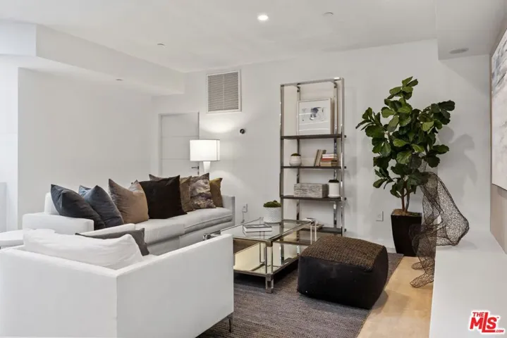 1849 Coldwater Canyon Drive, Beverly Hills, California 90210