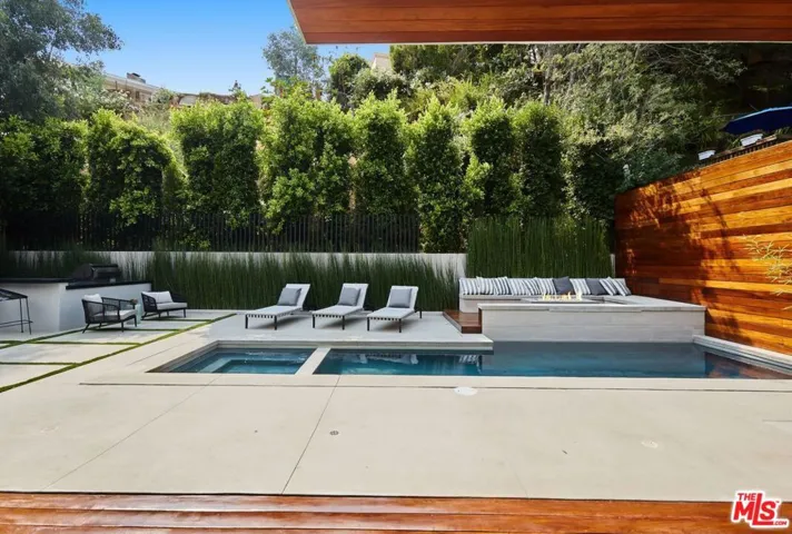 1849 Coldwater Canyon Drive, Beverly Hills, California 90210