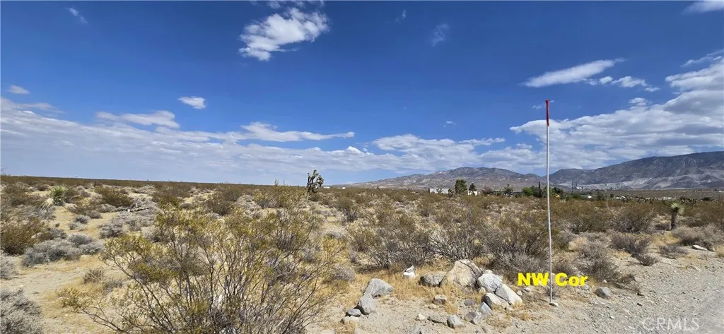 8001 Fairlane Road, Lucerne Valley, California 92356