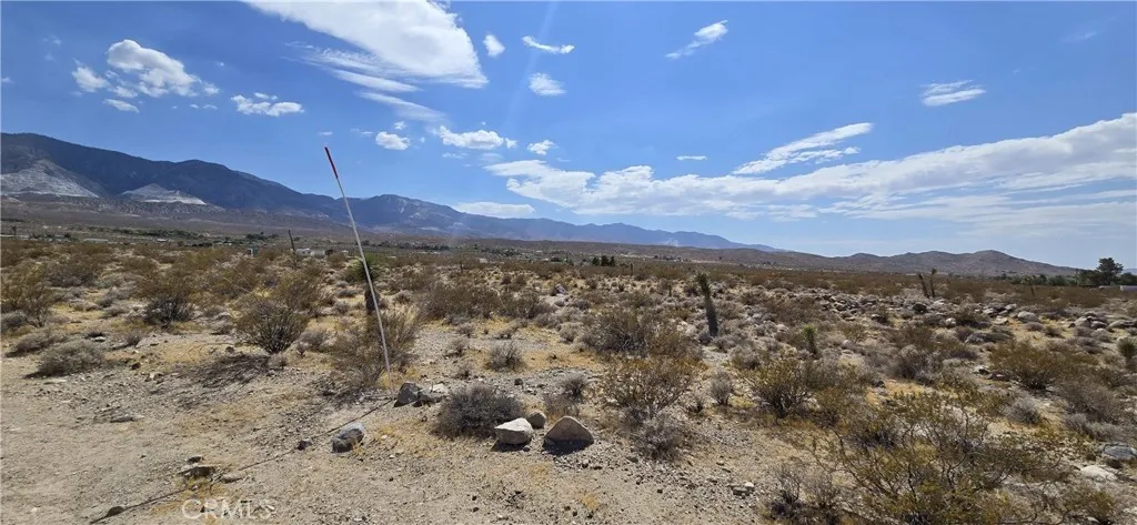 8001 Fairlane Road, Lucerne Valley, California 92356