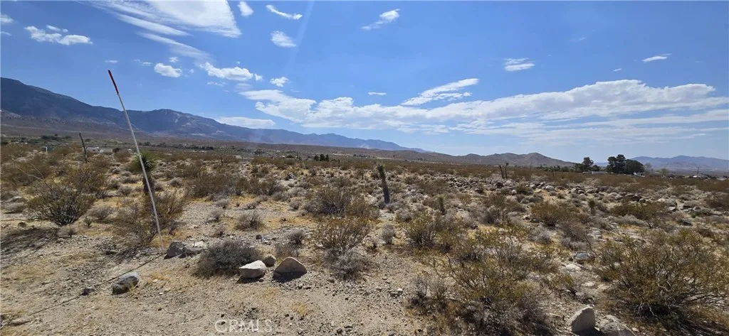 8001 Fairlane Road, Lucerne Valley, California 92356