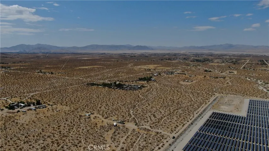 8001 Fairlane Road, Lucerne Valley, California 92356