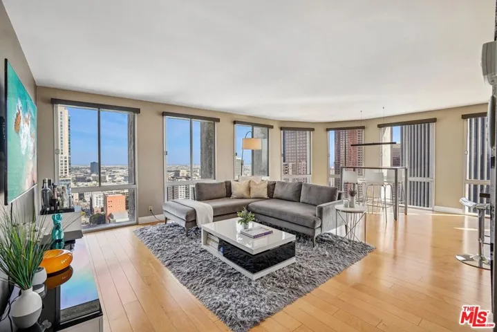 800 W 1st Street 2805, Los Angeles, California 90012