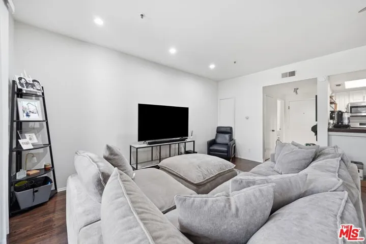 2559 Plaza Del Amo 213, Torrance, California 90503
