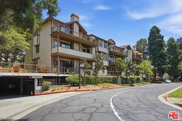 2559 Plaza Del Amo 213, Torrance, California 90503