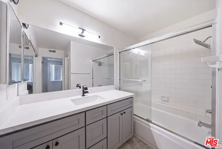 2559 Plaza Del Amo 213, Torrance, California 90503