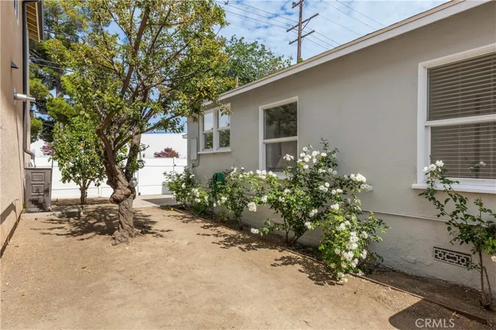 16601 Valerio Street, Los Angeles, California 91406