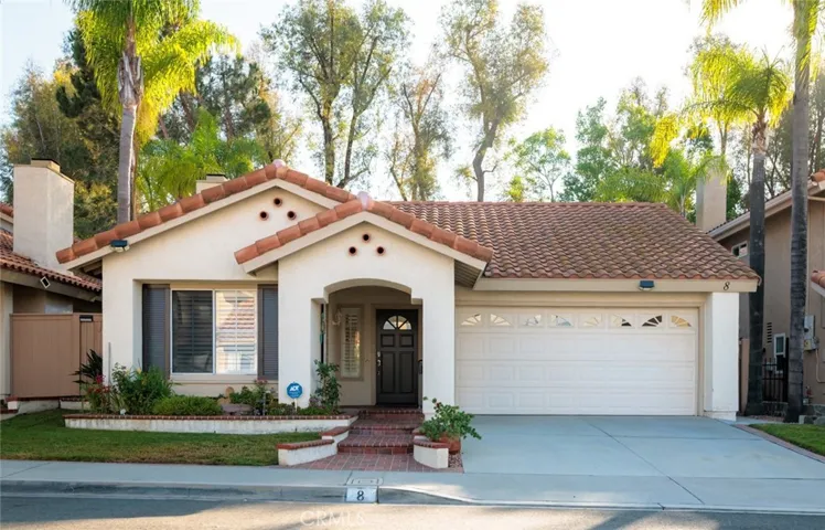 Well maintained curb appeal.