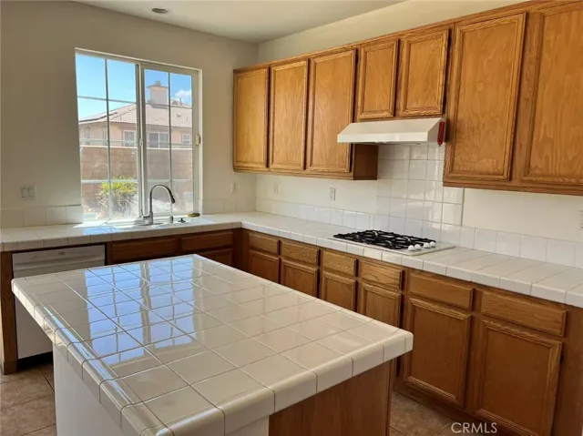 16651 Limekin, Fontana, California 92336