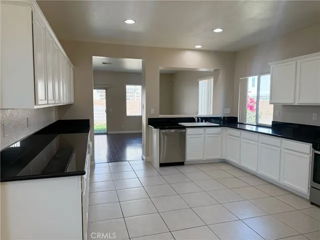 6569 Gladiola, Corona, California 92880