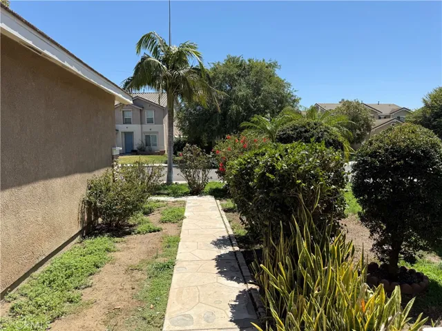 6569 Gladiola, Corona, California 92880