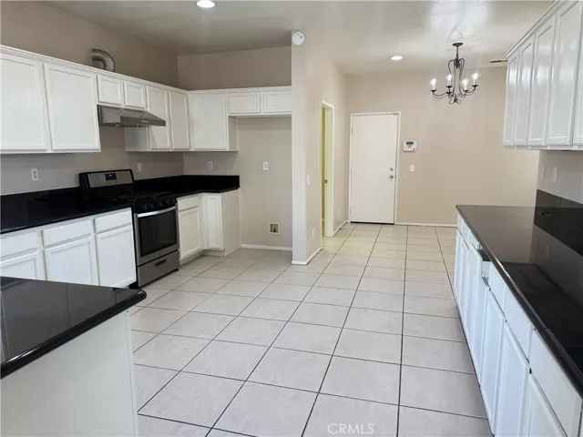 6569 Gladiola, Corona, California 92880